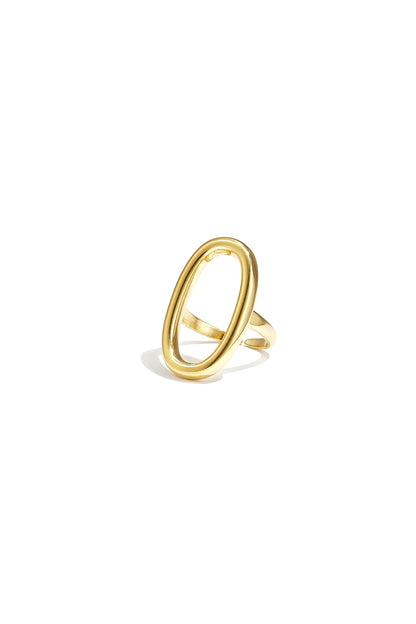 Anello vistoso di forma ovale e minimalista