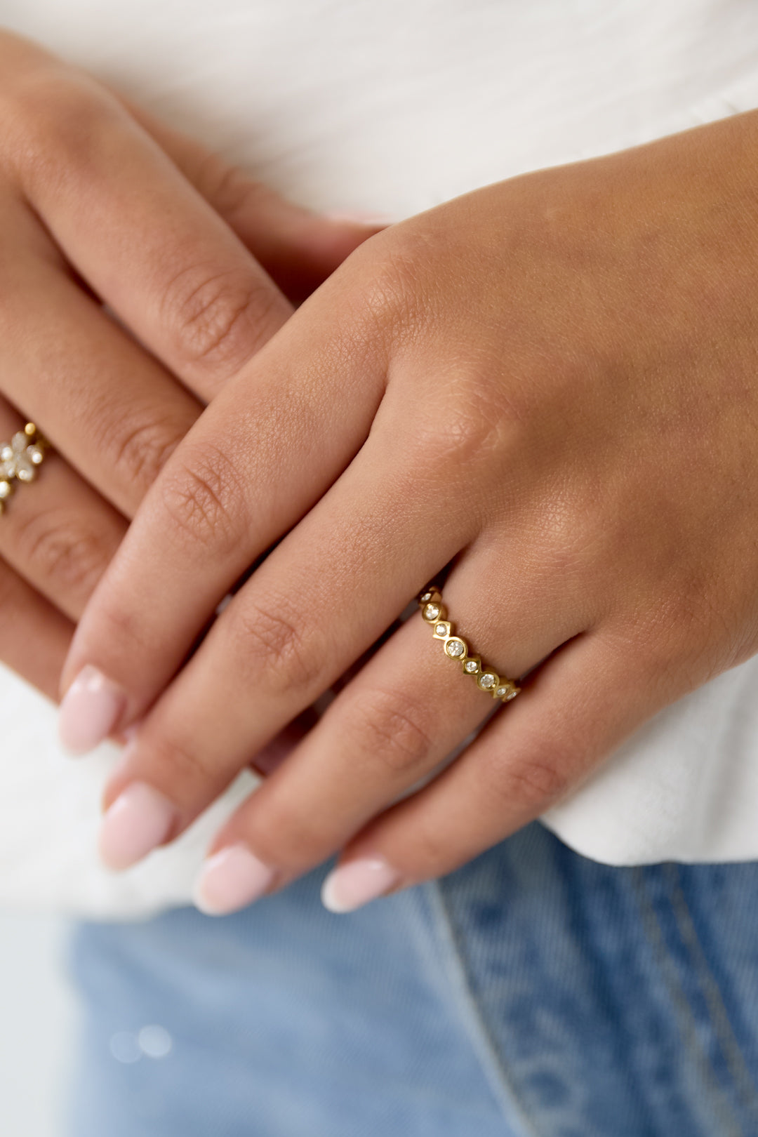 Anello con diverse forme e pietre