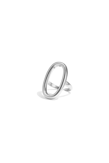 Anello vistoso di forma ovale e minimalista