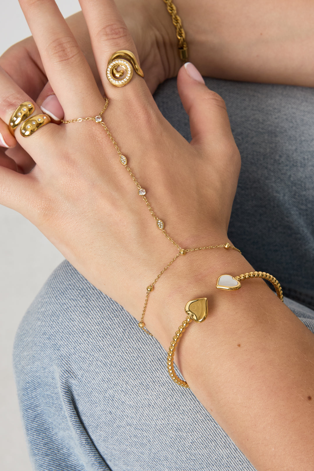 Collana da polso con pietre ovali e rotonde