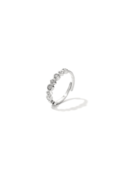 Anello con diverse forme e pietre